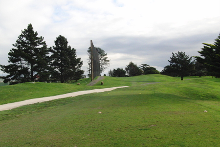 �j���[�W�[�����h�̃S���t��