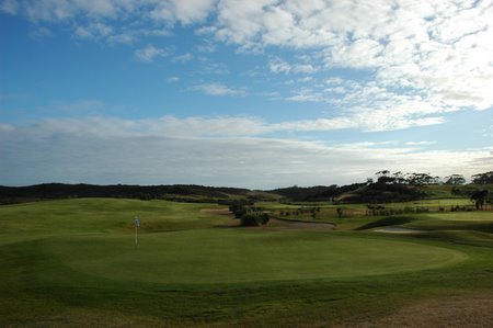 �j���[�W�[�����h�̃S���t��