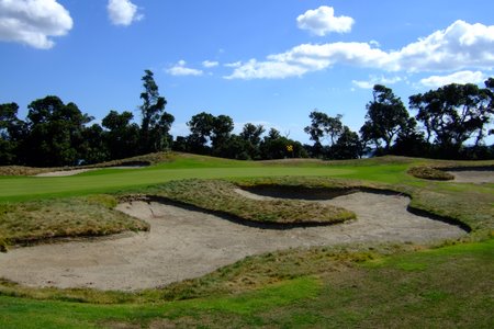 �j���[�W�[�����h�̃S���t��