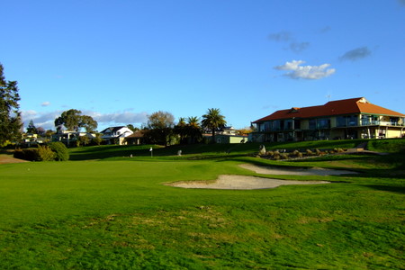 �j���[�W�[�����h�̃S���t��