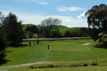 �j���[�W�[�����h�̃S���t��