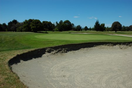 �j���[�W�[�����h�̃S���t��