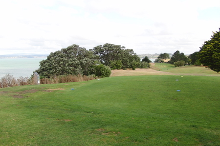 �j���[�W�[�����h�̃S���t�� �n�E�B�b�N