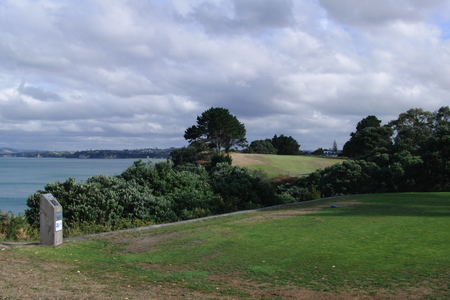 �j���[�W�[�����h�̃S���t�� �n�E�B�b�N