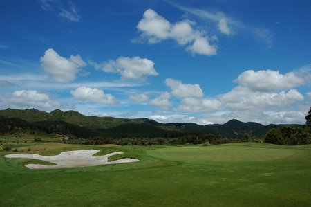 �j���[�W�[�����h�̃S���t��