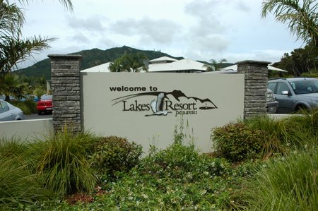 �j���[�W�[�����h�̃S���t��