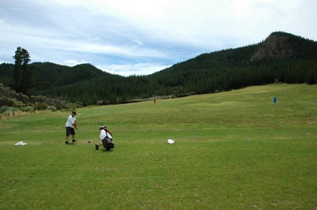 �j���[�W�[�����h�̃S���t��