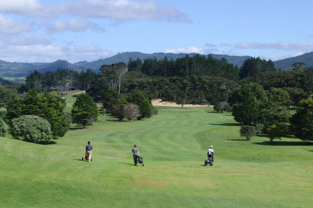 �j���[�W�[�����h�̃S���t�� �}���K���C