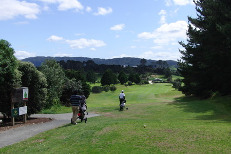 �j���[�W�[�����h�̃S���t�� �}���K���C