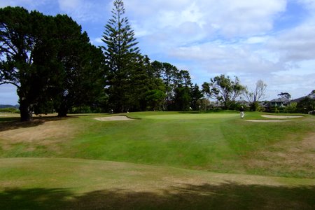 �j���[�W�[�����h�̃S���t��