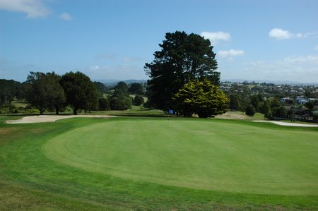 �j���[�W�[�����h�̃S���t��