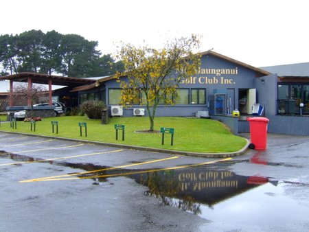 �j���[�W�[�����h�̃S���t��