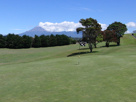 �j���[�W�[�����h�̃S���t��