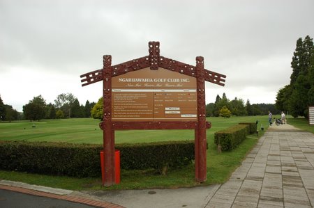 �j���[�W�[�����h�̃S���t��