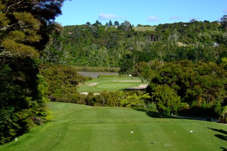 �j���[�W�[�����h�̃S���t��