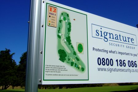 �j���[�W�[�����h�̃S���t��