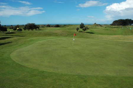 �j���[�W�[�����h�̃S���t��