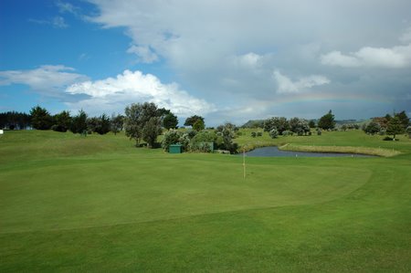 �j���[�W�[�����h�̃S���t��