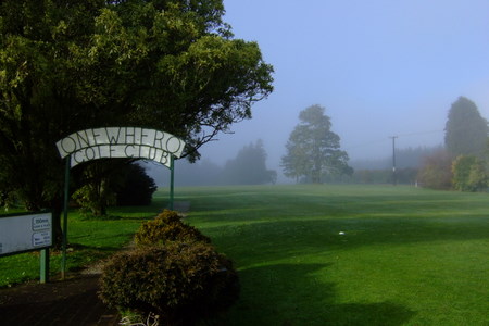 �j���[�W�[�����h�̃S���t��