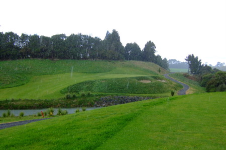 �j���[�W�[�����h�̃S���t��