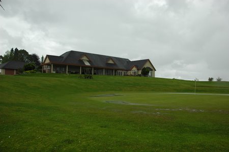 �j���[�W�[�����h�̃S���t��