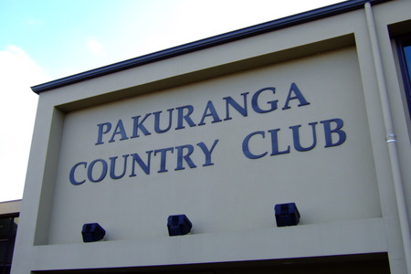 �j���[�W�[�����h�̃S���t��