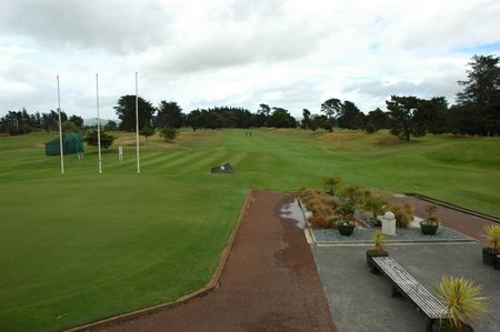 �j���[�W�[�����h�̃S���t��