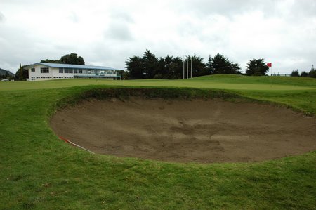 �j���[�W�[�����h�̃S���t��