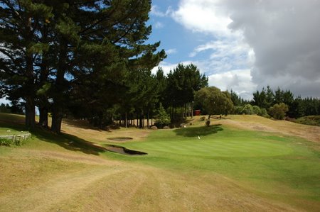 �j���[�W�[�����h�̃S���t��