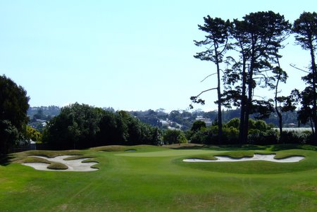 �j���[�W�[�����h�̃S���t��