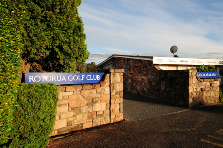 �j���[�W�[�����h�̃S���t��