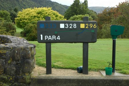 �j���[�W�[�����h�̃S���t��