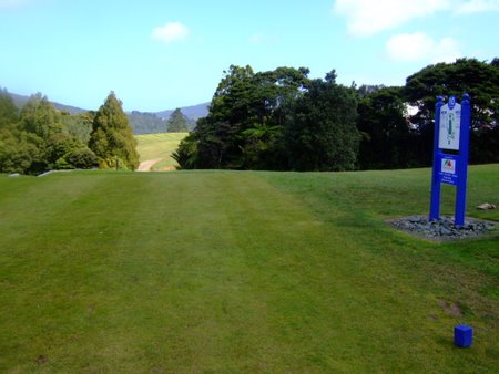 �j���[�W�[�����h�̃S���t��