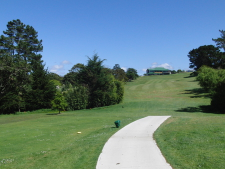 �j���[�W�[�����h�̃S���t��