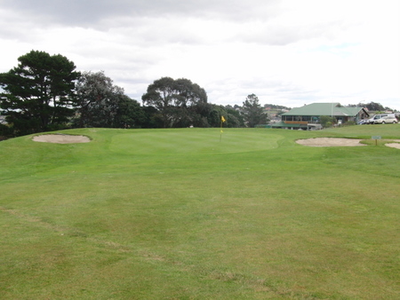 �j���[�W�[�����h�̃S���t��