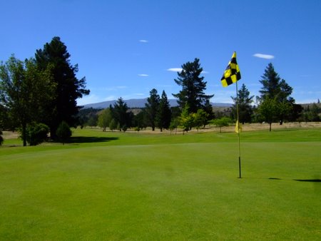 �j���[�W�[�����h�̃S���t��