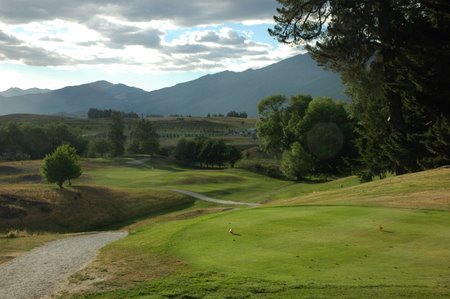 �j���[�W�[�����h�̃S���t��