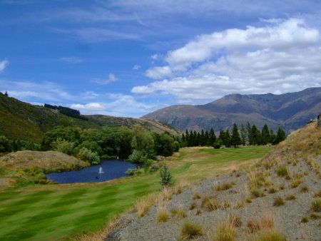 �j���[�W�[�����h�̃S���t��