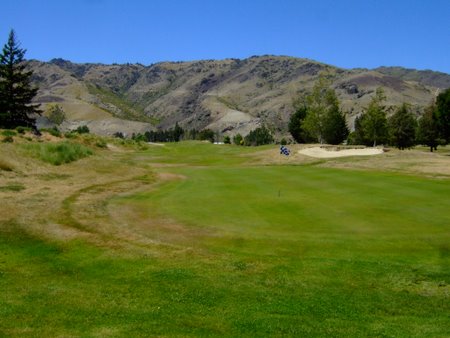 �j���[�W�[�����h�̃S���t��