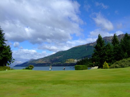 �j���[�W�[�����h�̃S���t��