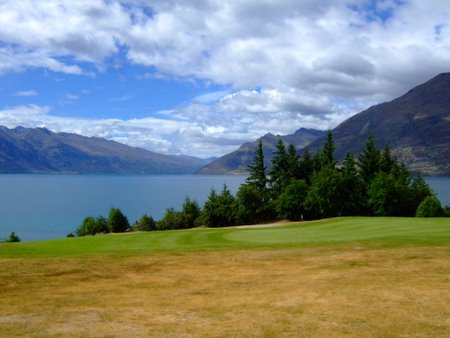 �j���[�W�[�����h�̃S���t��