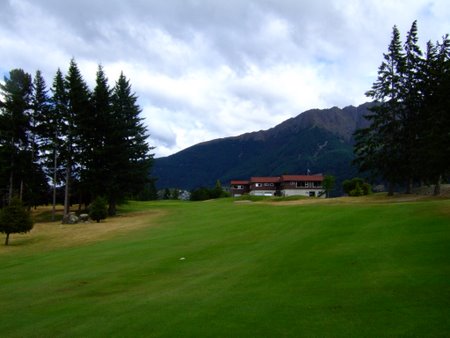 �j���[�W�[�����h�̃S���t��