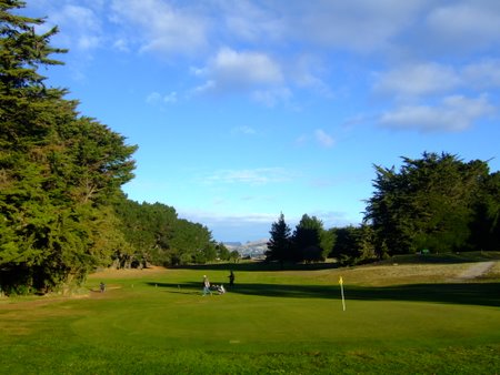 �j���[�W�[�����h�̃S���t��