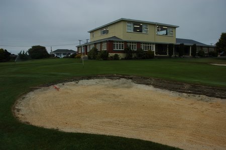 �j���[�W�[�����h�̃S���t��