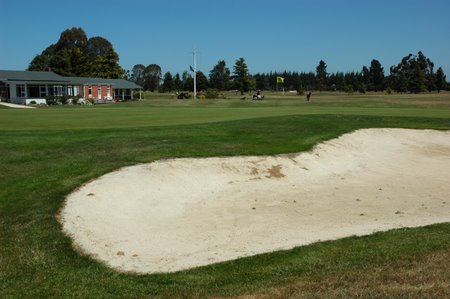 �j���[�W�[�����h�̃S���t��