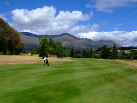 �j���[�W�[�����h�̃S���t��